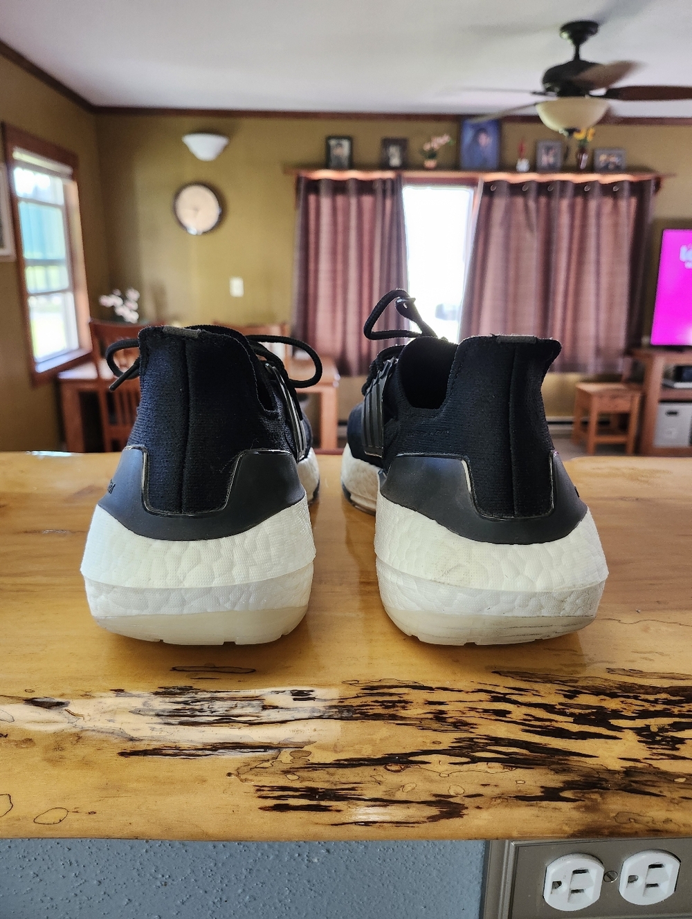 Adidas UltraBoost - Picture 5 of 7